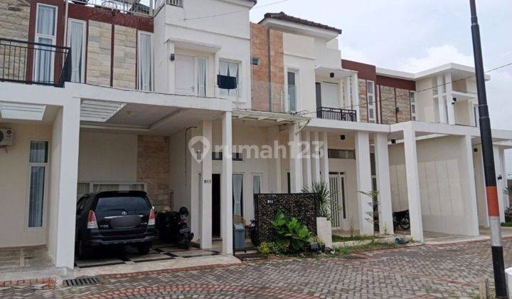 Villa Batu + Private Pool Jatim Park 3 Jawa Timur, View Gunung  2