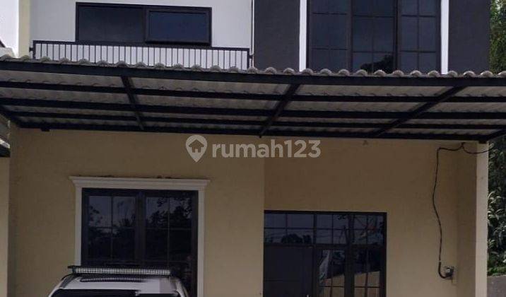 Rumah 2 Lantai Kota Malang Poros Jalan 400 Jtaan 1