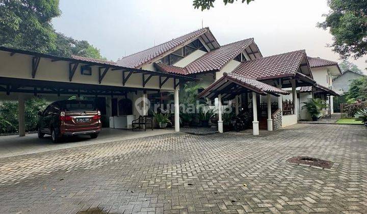 Harga dibawah njop rumah siap huni halaman luas di lebak bulus 
 2