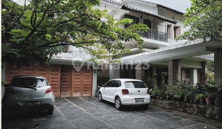 Darmawangsa Kebayoran Baru dijual rumah mewah luas 726/500 m²