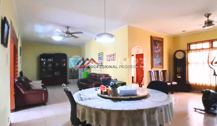 Rumah Lama Layak Huni Halaman Belakang Luas di Cilandak 2