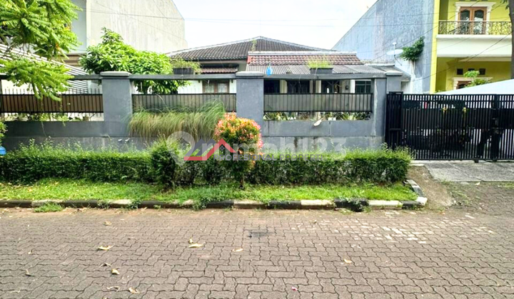 House in a Premium Neighborhood Near MRT Area Lebak Bulus South Jakarta House in a Premium Neighborhood Near MRT Area Lebak Bulus South Jakarta