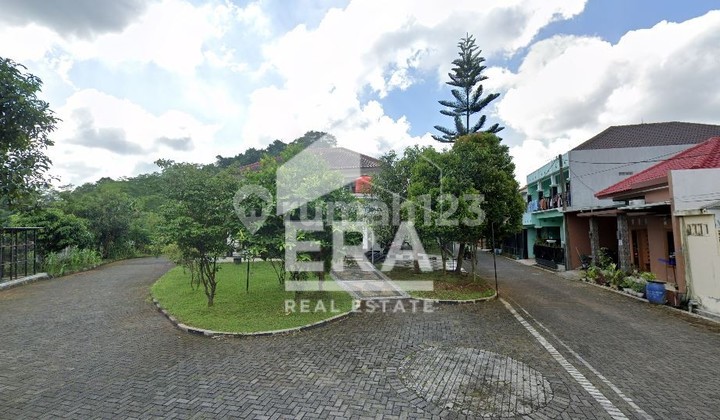 Rumah Hook Mewah Dekat Akses Tol Banyumanik di Griya Sakinah Ungaran 2