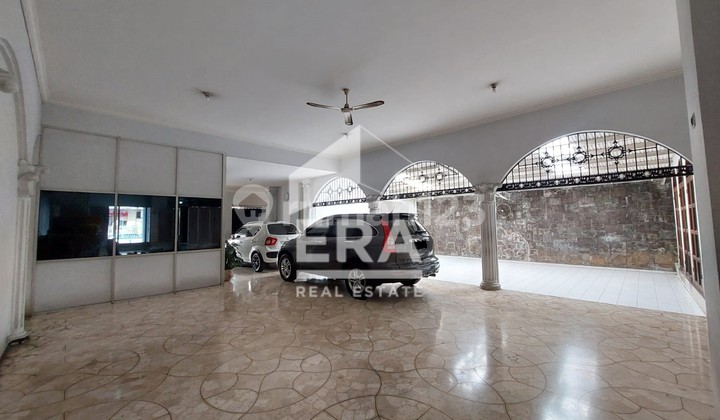 Ruang Usaha Besar Masih Terawat Siap Pakai di Dr Cipto Semarang 2