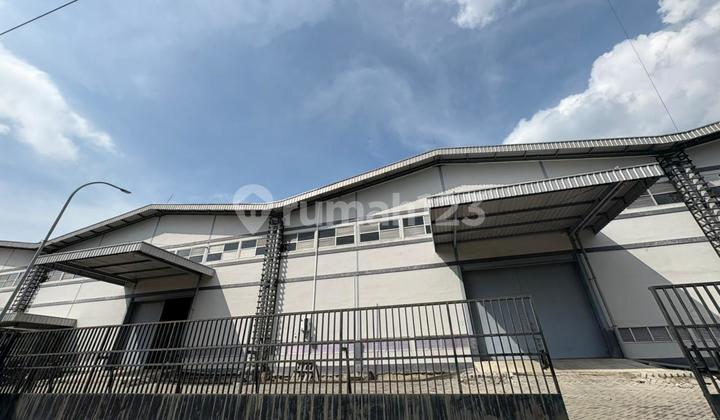 FOR RENT: Warehouse with Ready-to-Use Loading Dock in Wijayakusuma Tugu Industrial Area, Semarang 1