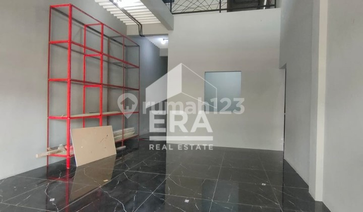 Dijual Rumah dan Toko 3 Lantai Halaman Luas Ada Rooftop di Brotojoyo Semarang Utara 2