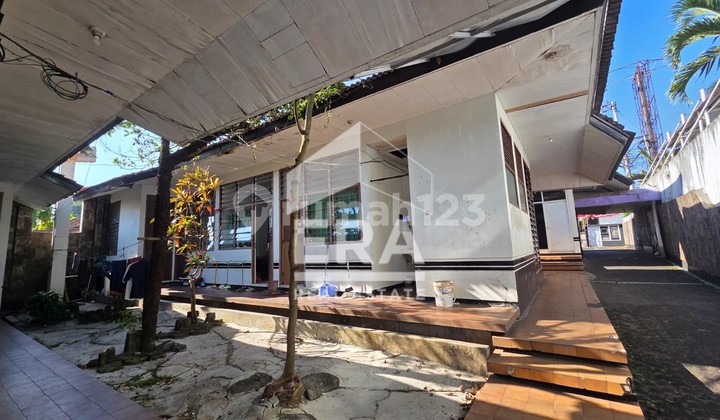 Rumah Luas Ada 4 Unit Paviliun Bisa Untuk Kost Dekat UKSW di Diponegoro Salatiga 2