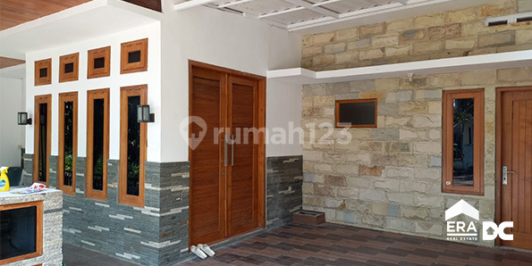 Ready-to-Occupy House at Pandanaran Hills, Tembalang, Semarang 1