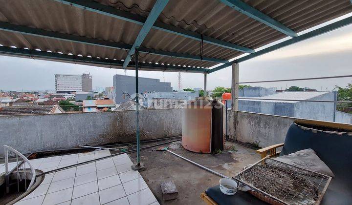 Ruang Usaha di Pusat Perdagangan Mt Haryono 8