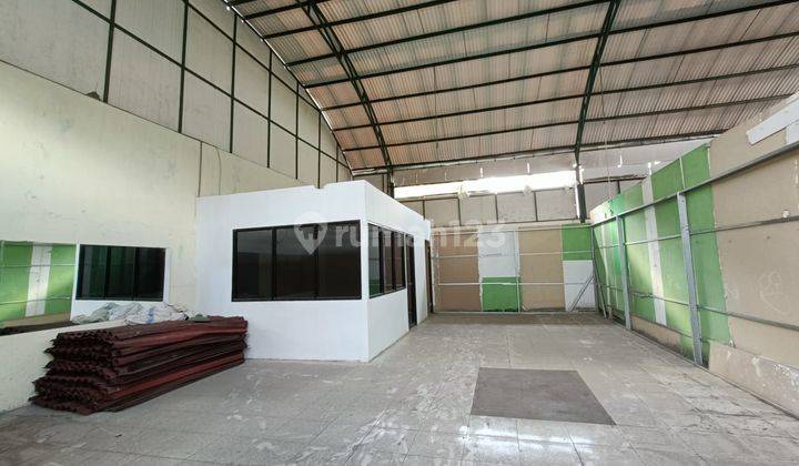Ruang Usaha Luas di Kedungmundu Lama Raya Semarang 3