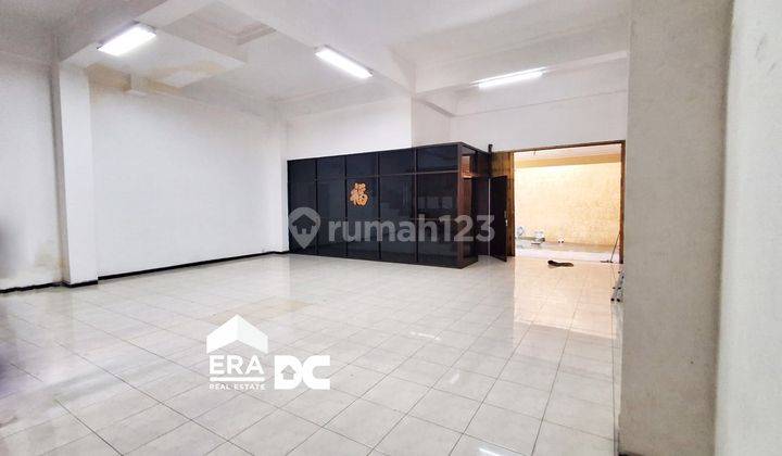 Rumah Sekaligus Ruang Usaha Area Komersil KH Wahid Hasyim Kudus 1