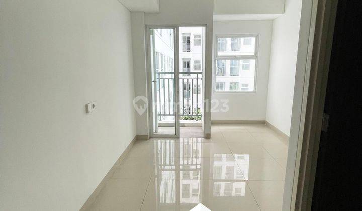 Apartement Serpong Garden Tangerang Type Studio View Kolam Renang 2