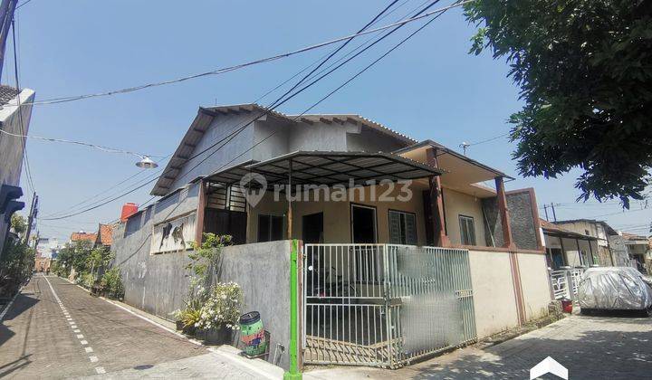 Rumah Hook di Tengah Perkampungan Tanah Mas Semarang 1