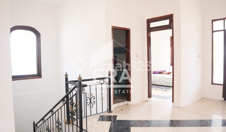 Rumah 2 Lantai Hook Kawasan Elite Dekat Undip di Bukit Sari Banyumanik 2