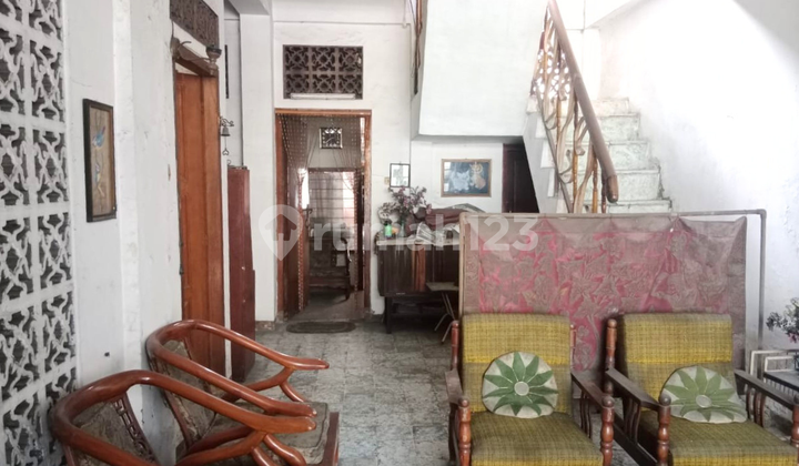 Rumah Hitung Tanah Cocok Untuk Usaha di MH Thamrin