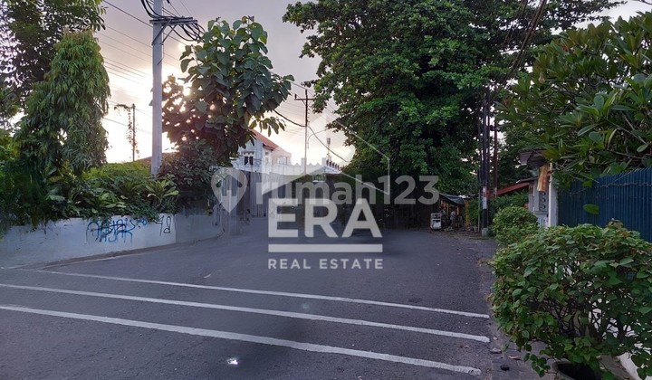Jual Tanah Bonus Rumah Halaman Luas Rindang di Taman Sompok Semarang 2