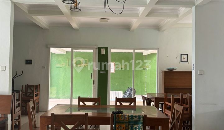 For Sale: Commercial Space with Spacious Green Yard, Suitable for Cafe in Mulawarman, Semarang. 2