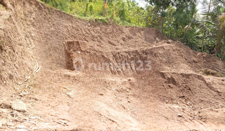 Selling Land by the Road in the Ungaran Area