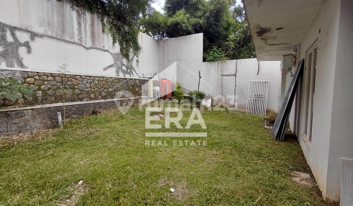 House for Rent with Swimming Pool in Premium Stonen Gajah Mungkur Housing, Semarang 2