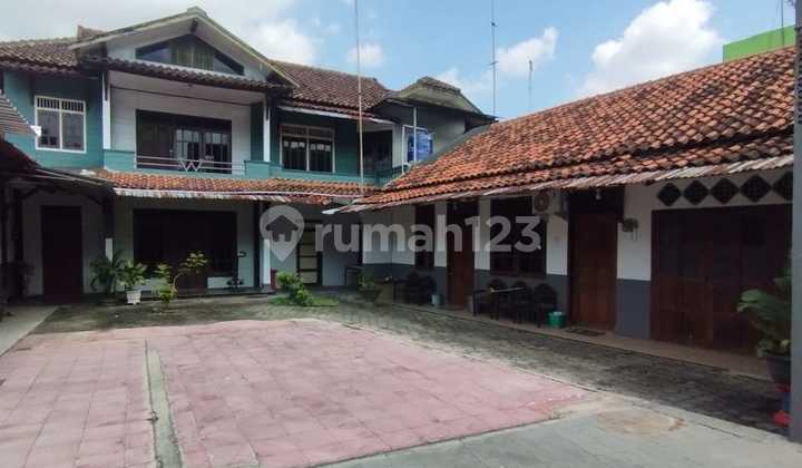 For Rent Large House with 3 Spacious Parking Stalls in Diponegoro, Pati