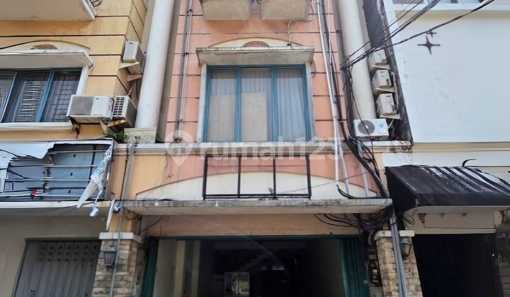 Ruko 3 Lantai Siap Pakai dekat Gerbang Tol Setiabudi di Srondol Square Banyumanik 1