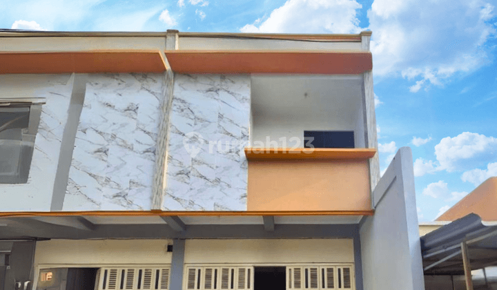 Ruko 2 Lantai Area Pusat Bisnis 1 menit ke Alun-alun Kudus Di Ronggolawe 1