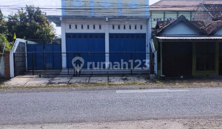 Business Space with 2-Story House on Main Road Kudus Jepara Kaliwungu