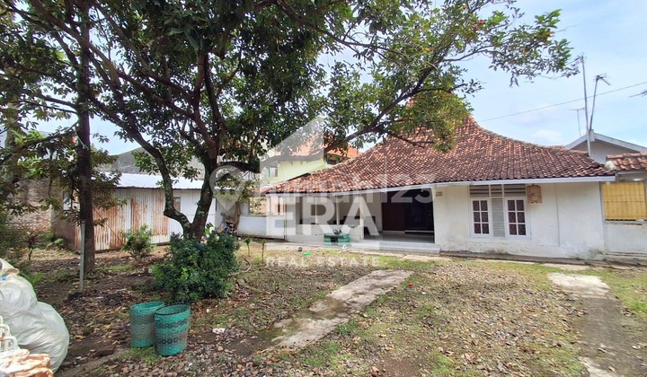 Rumah Heritage Halaman Luas di Kawasan Komersil Sunan Muria Kudus