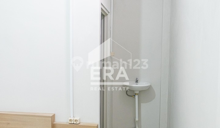 Kost Aktif 18 Kamar Hanya 5 Menit Dari Simpang Lima di Wonodri Kost Aktif 18 Kamar Hanya 5 Menit Dari Simpang Lima di Wonodri