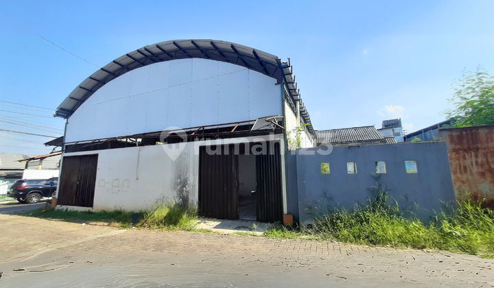 Tanah Bonus Gudang dan Rumah Cocok Untuk Usaha di Kedungmundu 1