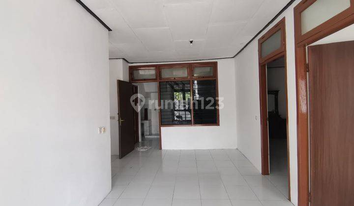 Rumah 2 Lantai Sewa Murah Dekat Exit Tol Gayamsari di Medoho Indah 1