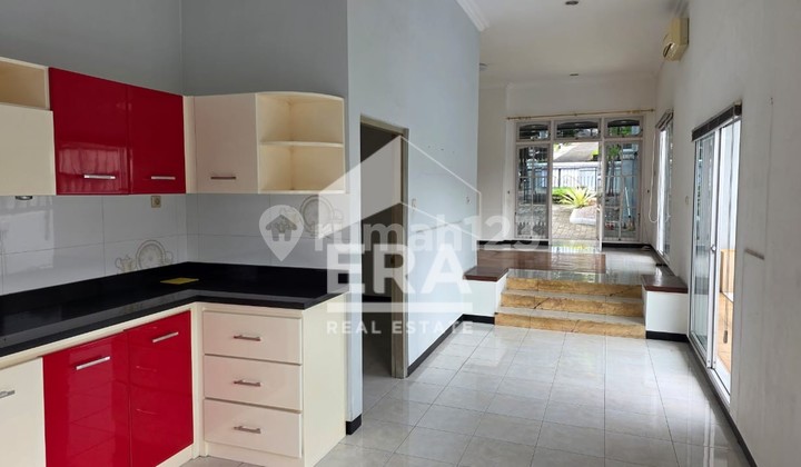 Sewa Rumah Ada Kolam Renang Kawasan Elite Semarang Atas di Galunggung Gajahmungkur Semarang 2