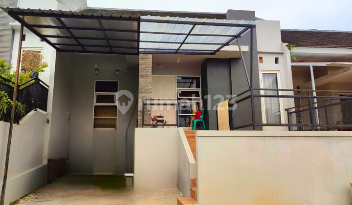 Nice House with Backyard in Syailendra Residence Banyumanik 1