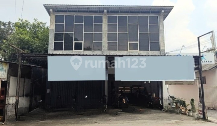 For Sale: 2 Shop Units Turned into 1 Passive Income Opportunity on Nakula Sadewa, Salatiga For Sale: 2 Shop Units Turned into 1 Passive Income Opportunity on Nakula Sadewa, Salatiga