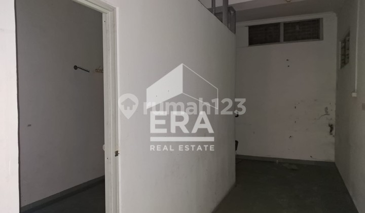 Ruko Pinggir Jalan Kawasan Bisnis di Jend Sudirman Kudus