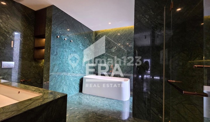 Jual Rumah Luxury dengan Arsitektur Terkenal Desain Serasa Villa di Graha Padma Boulevard Semarang 2