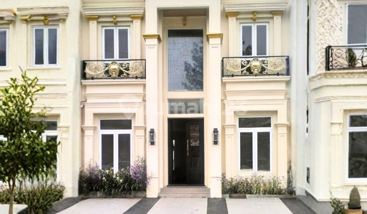 FOR SALE Classic American Furnished House Ready to Live in Bela Vista, West Semarang 1