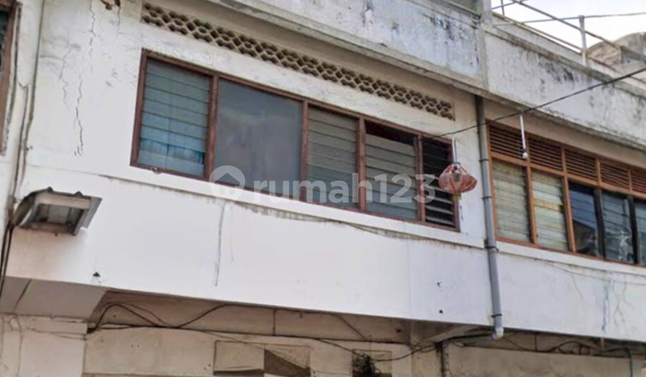 Murah!! Kios 3 Lantai Siap Pakai di Area Pusat Dagang Pecinan