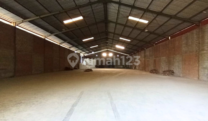 Land for Sale with Warehouse Bonus Suitable for Factory in Sarwo Edi Wibowo, Pedurungan, Semarang 1