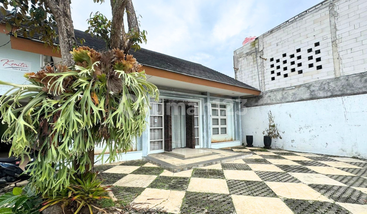 For Sale: Commercial Space with Spacious Green Yard, Suitable for Cafe in Mulawarman, Semarang. 1