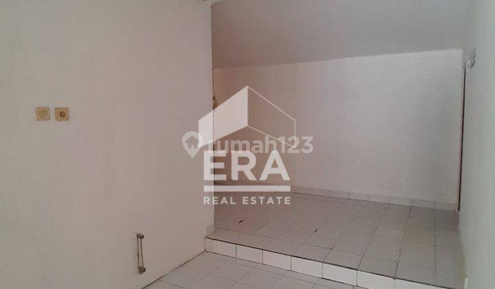 Rumah Bersih di Komplek Perumahan Pucang Gading 2