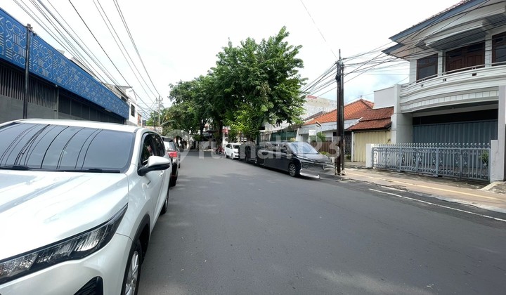 Sewa Ruang Usaha Tengah Kota Ada 2 Kantor Siap Pakai di Suyudi Semarang 2