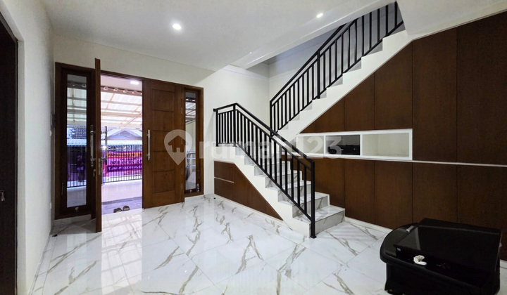 Sewa Rumah 2 Lantai Siap Huni Bonus 6 AC di Puri Anjasmoro Semarang Barat 1