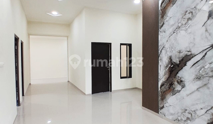 Dijual Rumah Mewah Tengah Kota Harga Murah di Banowati Semarang Utara 1