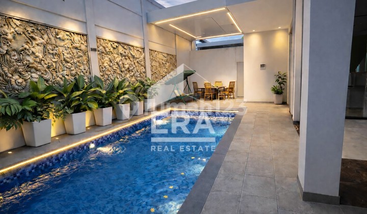 For Sale Luxury House with Swimming Pool in Ring 1 Solo City Banyuanyar Banjarsari 2