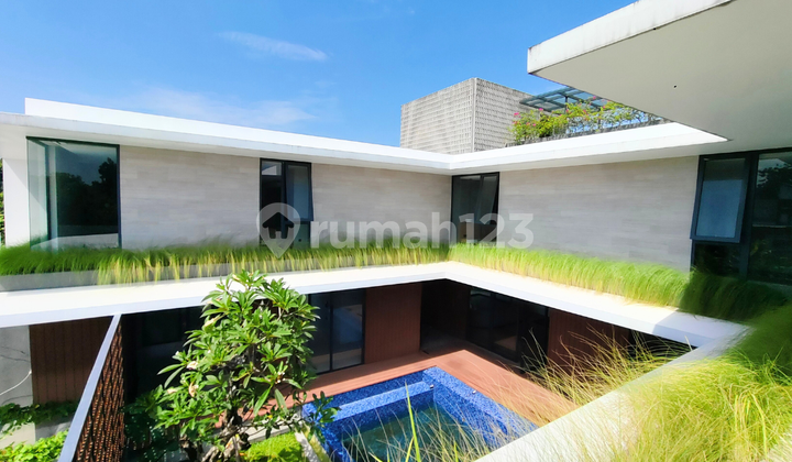 Dijual Rumah Luxury Ada Basement Kawasan Elite Gajah Mungkur Semarang Dekat Akpol 1