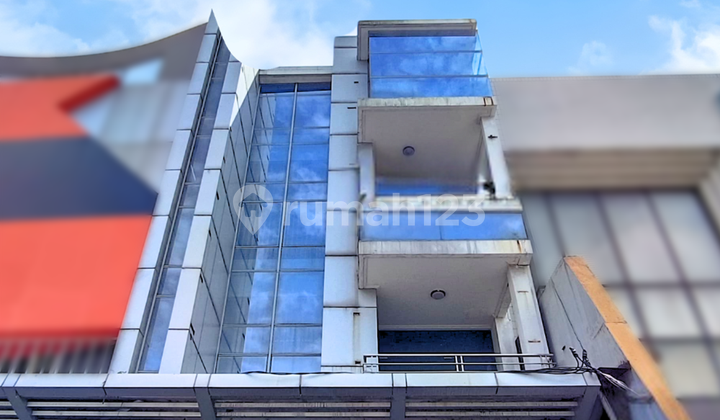 4-Storey Shop House in Downtown Gajahmada Semarang with Spacious Parking