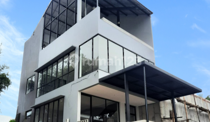 Ruang Usaha Modern Cocok Untuk Studio Pilates di Papandayan Gajah Mungkur 1