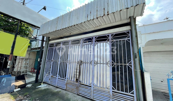 Roadside Shop House in the Middle of the City, East Ligu, Semarang 1
