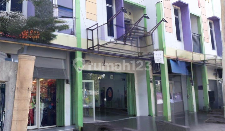 Jual Ruko 3 Lantai Parkiran Luas Dekat Alun-Alun Pancasila di Osamaliki Salatiga